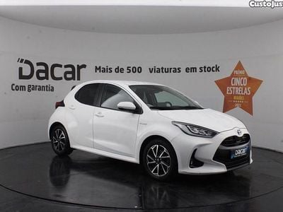 Branco Usado 2021 Toyota Yaris Hybrid Executive | € 17.599 (Preço justo)