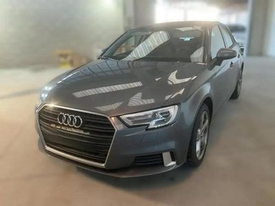 Usado Audi A3 Sport 116 HP (85 kW) 2019 Cinzento Sedan