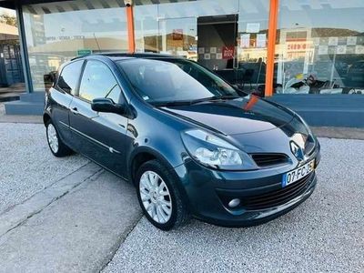 Usado Renault Clio II Dynamique 100 HP (73 kW) 2008 Preto Citadino