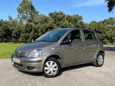 Cinzento Usado 2003 Toyota Yaris Citadino | € 2.990 (Super Preço)