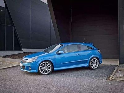 Azul Usado 2006 Opel Astra GTC OPC Coupé | € 19.000