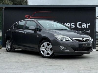 Usado Opel Astra Enjoy 95 HP (69 kW) 2011 Cinza Citadino