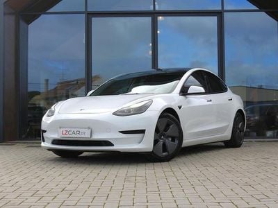 Branco Usado 2021 Tesla Model 3 Sedan | € 25.500 (Preço justo)