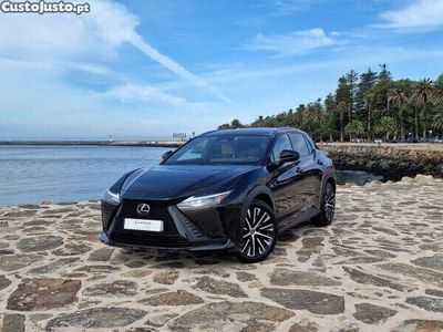 Branco Usado 2024 Lexus RZ 450e SUV | € 76.000