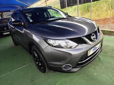 Cinzento Usado 2015 Nissan Qashqai SUV | € 12.900 (Preço justo)