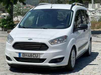 Usado Ford Tourneo Courier 2020 Monovolume
