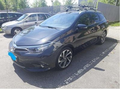 Usado 2016 Toyota Auris Sedan | € 8.150 (Preço justo)