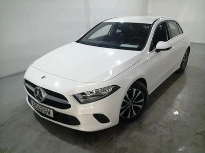 Branco Usado 2020 Mercedes A180 Business Citadino | € 23.990 (Bom preço)