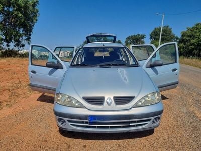 Cinzento Usado 2000 Renault Mégane GrandTour Dynamique Carrinha | € 2.750
