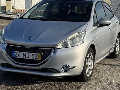 Usado 2012 Peugeot 208 Citadino | € 5.600 (Bom preço)