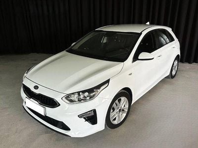 Usado Kia Ceed 120 HP (88 kW) 2021 Branco Citadino