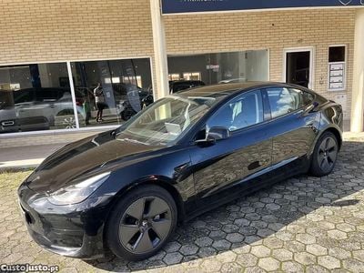 Preto Usado 2021 Tesla Model 3 Standard Range Plus Sedan | € 26.900 (Preço justo)