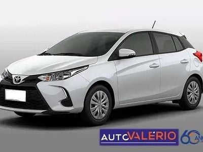 Usado Toyota Yaris Comfort 125 HP (91 kW) 2022 Branco Citadino