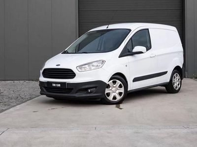 Usado Ford Courier 90 HP (66 kW) 2017 Branco Monovolume