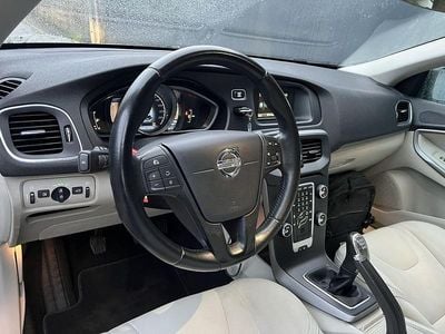 Usado Volvo V40 115 HP (84 kW) 2013 Sedan