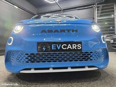Azul Usado 2024 Abarth 500e Citadino | € 32.600