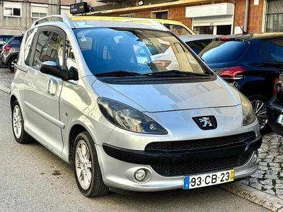 Cinzento Usado 2006 Peugeot 1007 Monovolume | € 4.600