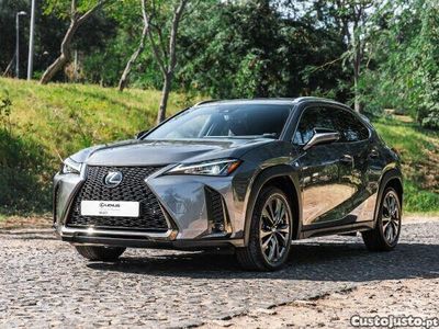 Lexus UX 250h