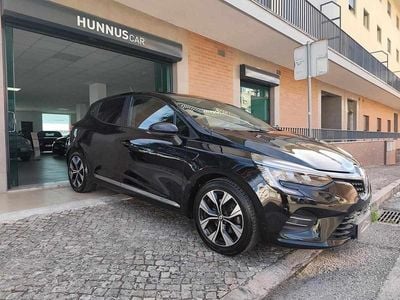 Preto Usado 2023 Renault Clio V Evolution | € 16.750 (Bom preço)