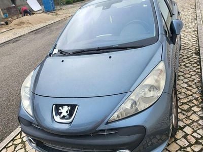 Usado 2006 Peugeot 207 Premium Sedan | € 2.750 (Preço justo)
