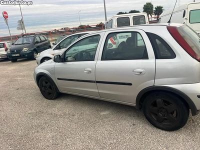 Usado Opel Corsa 74 HP (54 kW) 2004 Cinza Citadino