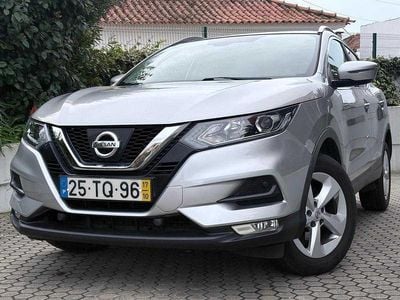 Cinza Usado 2017 Nissan Qashqai N-Connecta SUV | € 16.900 (Bom preço)