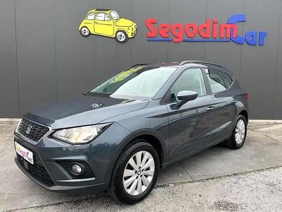 Usado Seat Arona Style 115 HP (84 kW) 2020 Cinza antracite SUV
