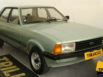 Usado Ford Taunus 73 HP (53 kW) 1981 Verde Sedan