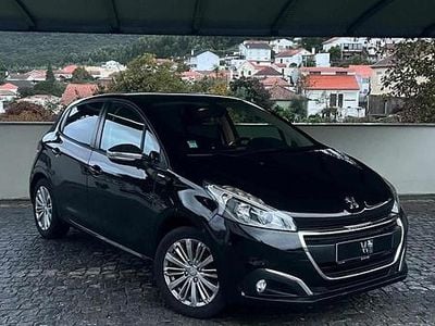 Preto Usado 2017 Peugeot 208 Citadino | € 9.900 (Preço justo)