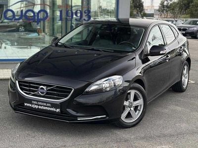 Preto Usado 2014 Volvo V40 Momentum | € 12.470 (Preço justo)