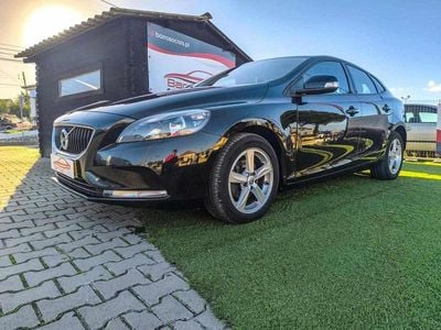 Usado Volvo V40 120 HP (88 kW) 2017 Preto