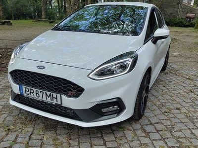 Usado 2021 Ford Fiesta Performance Edition Sedan | € 22.750 (Preço justo)