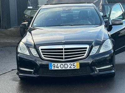 Preto Usado 2012 Mercedes E250 Sedan | € 17.000 (Preço justo)