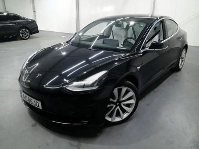 Preto Usado 2020 Tesla Model 3 Sedan | € 23.990 (Preço justo)
