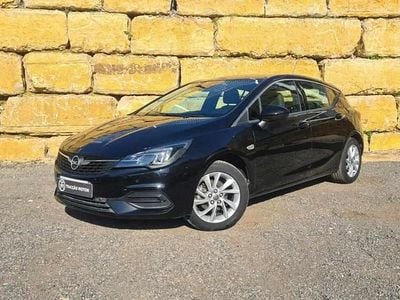 Usado Opel Astra Business Edition 122 HP (89 kW) 2021 Preto Citadino