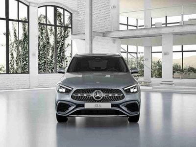 Preto Novo 2025 Mercedes GLA180 SUV | € 54.900 (Preço justo)
