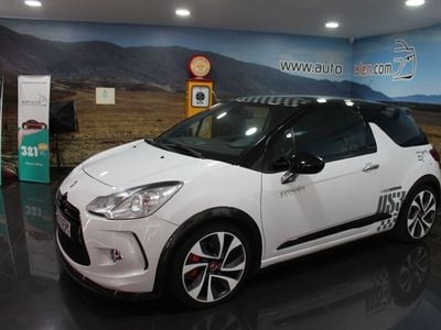 Branco Usado 2013 DS Automobiles DS3 Citadino | € 14.900