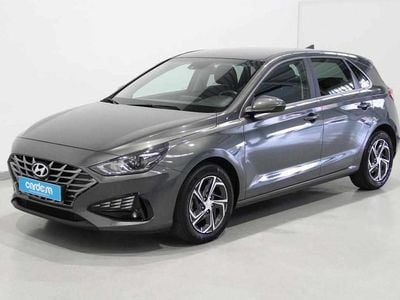 Usado Hyundai i30 120 HP (88 kW) 2023 Cinzento Citadino