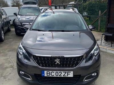 Usado Peugeot 2008 102 HP (75 kW) 2019 Cinzento SUV