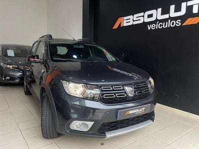 Usado Dacia Sandero Stepway 90 HP (66 kW) 2020 Cinza