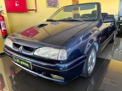 Azul Usado 1992 Renault R9 Sedan | € 11.500