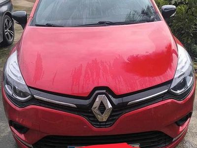 Usado Renault Clio IV 90 HP (66 kW) 2015 Vermelho