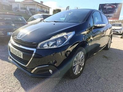 Preto Usado 2018 Peugeot 208 Allure Citadino | € 11.500 (Preço elevado)