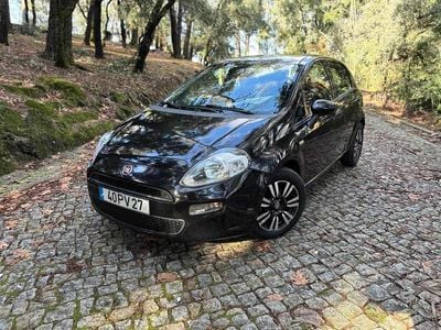 Usado Fiat Grande Punto 75 HP (55 kW) 2015 Preto Citadino