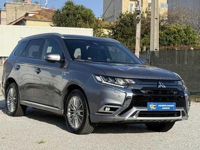 Usado Mitsubishi Outlander P-HEV 230 HP (169 kW) 2021 Cinzento