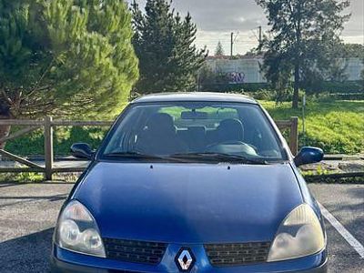 Usado 2002 Renault Clio II Sedan | € 1.200 (Bom preço)