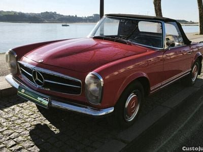 Vermelho Usado 1980 Mercedes 230 | € 119.000