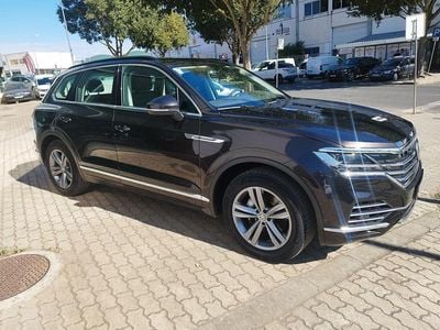 Castanho Usado 2018 VW Touareg Elegance+ SUV | € 49.900