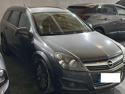 Usado Opel Astra Cosmo 110 HP (80 kW) 2010 Cinza Carrinha