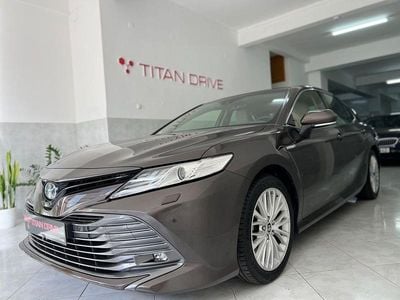 Usado Toyota Camry 218 HP (160 kW) 2021 Castanho Sedan